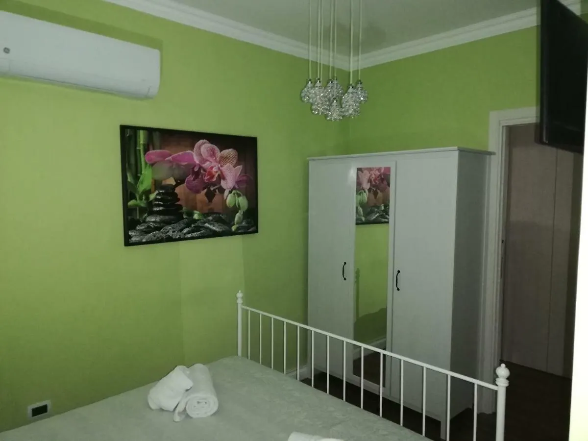 Chiaia 100 Apartment Naples Italy